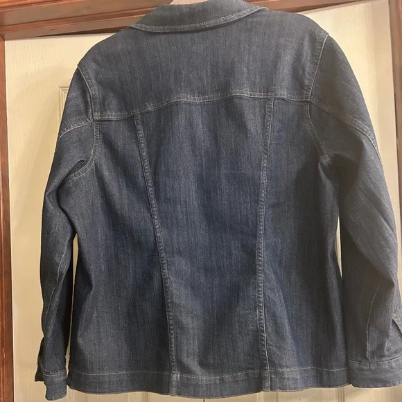 Croft & Barrow Button Down Front Jean Jacket - Picture 9 of 9